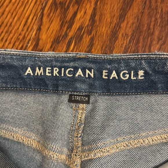 American Eagle Distressed Curvy Mom Jeans - Picture 2 of 5